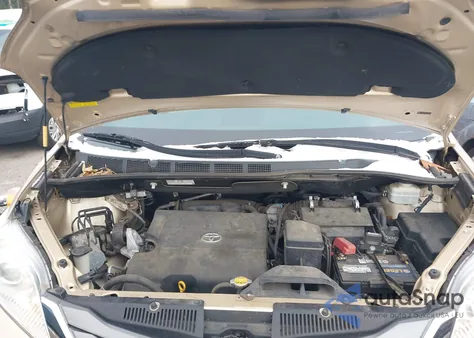 2012 Toyota Sienna Xle V6 8 Passenger z USA, uszkodzony, nr VIN 5TDYK3DC9CS221195